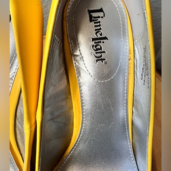 Yellow heels size 6 - Picture 4 of 5